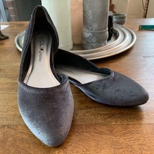 🌵Chinese Laundry Velvet Flats